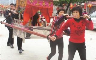 抬神明短视频制作 一年一度的民俗活动，闽南人抬神明，比过年还热闹,让人大开眼界